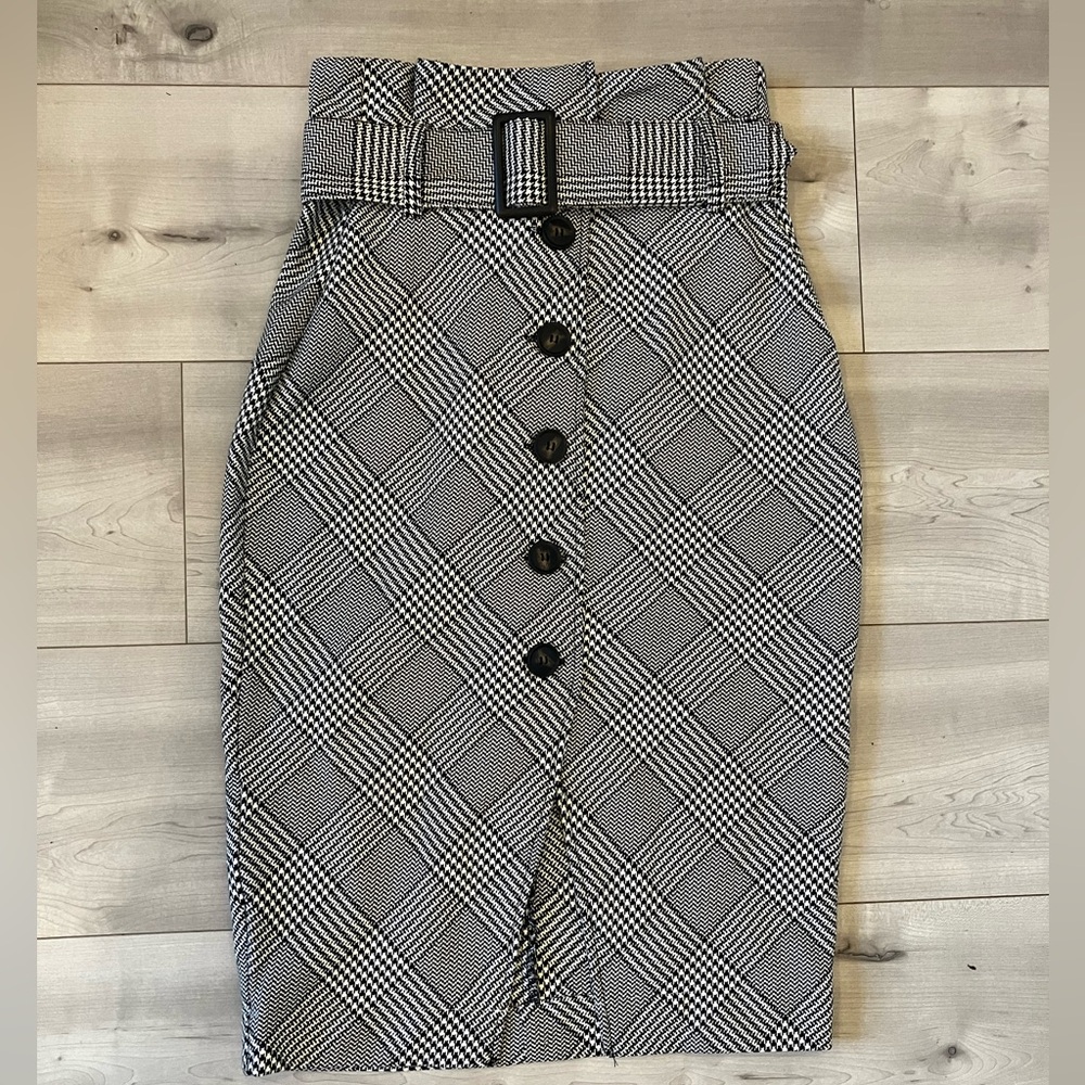 H&M Black and White Plaid and houndstooth Pencil Skirt